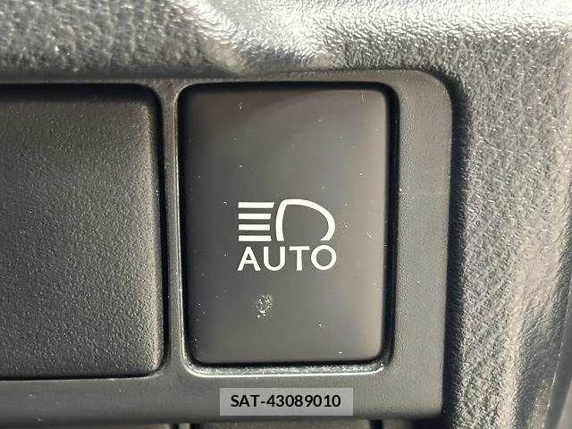 Lexus IS 2016-04 8796464-8