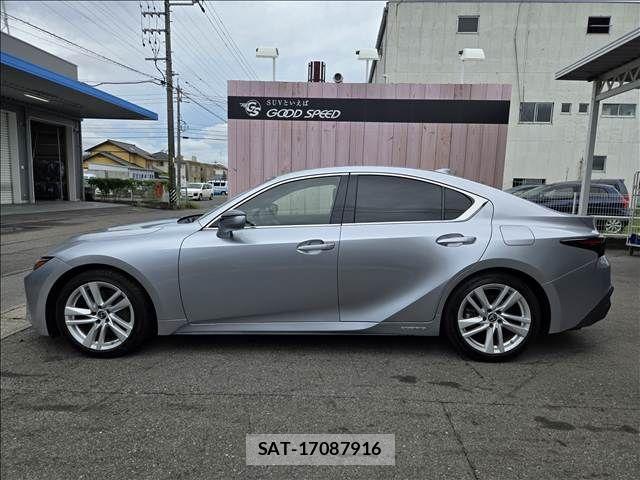 Lexus IS 2021-02 8796463-16