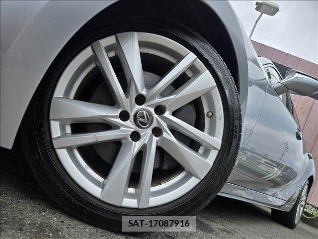 Lexus IS 2021-02 8796463-18