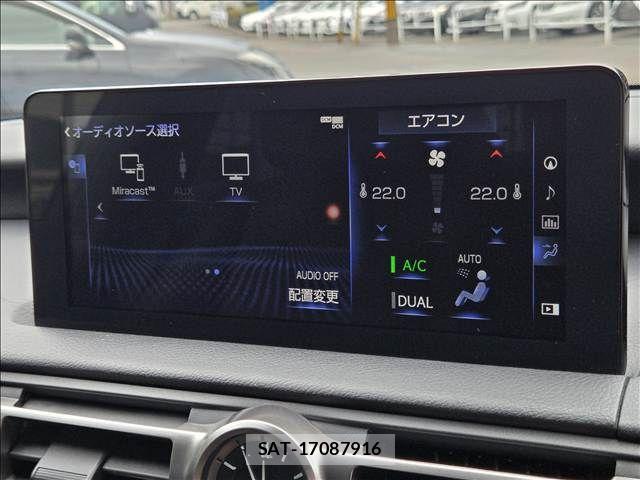 Lexus IS 2021-02 8796463-4