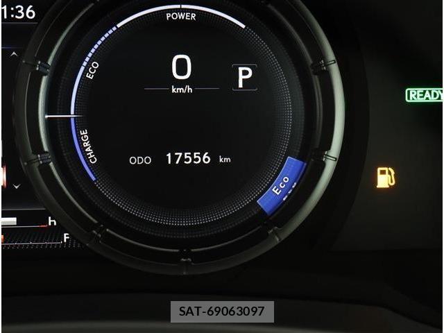 Lexus IS 2023-10 8829941-6