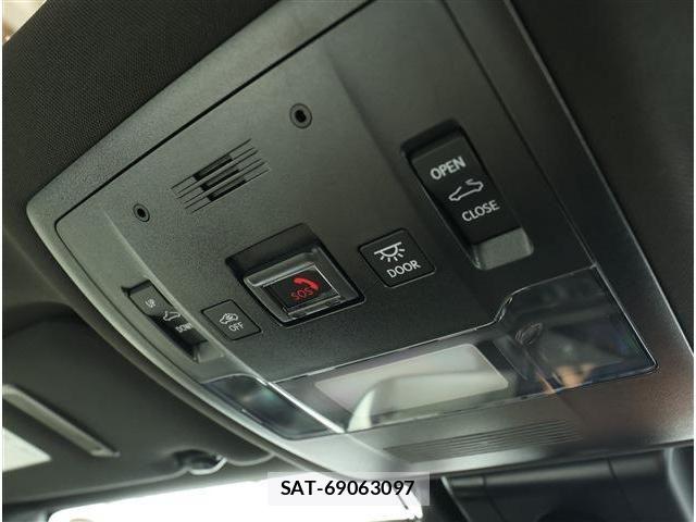 Lexus IS 2023-10 8829941-7