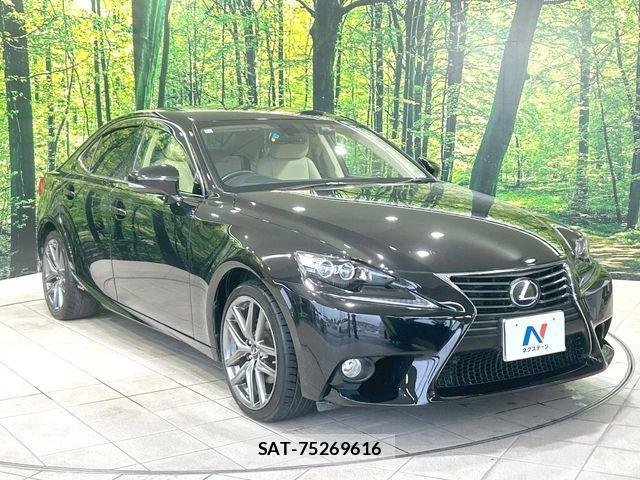 Lexus IS 2013-11 8829947-14
