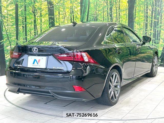 Lexus IS 2013-11 8829947-15