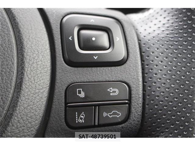 Lexus IS 2021-01 8849573-3