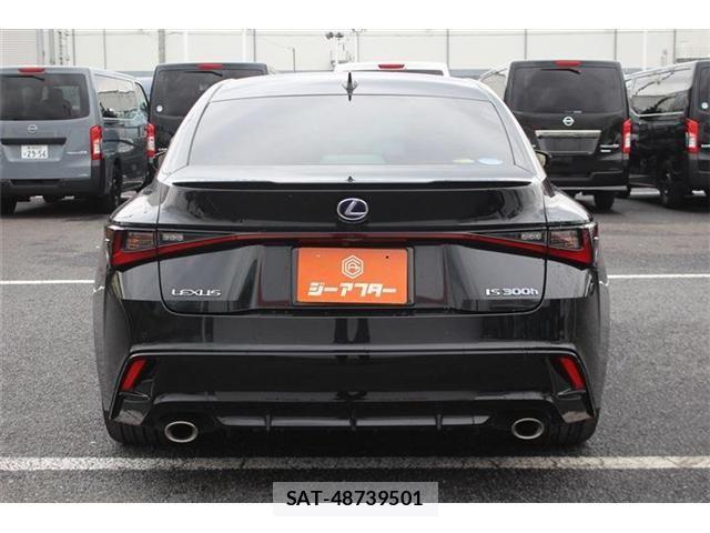 Lexus IS 2021-01 8849573-7
