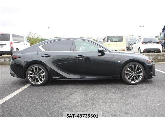 Lexus IS 2021-01 8849573-8