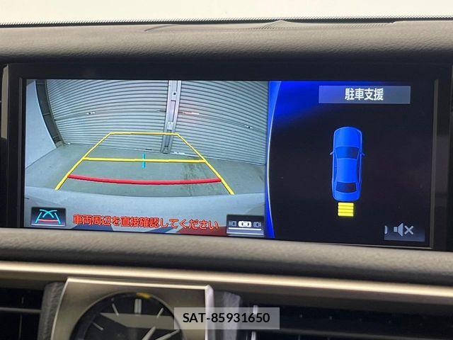 Lexus IS 2018-02 8849575-10