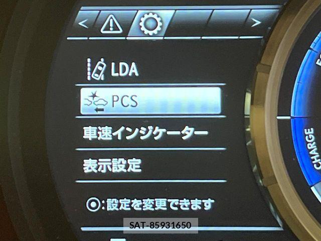 Lexus IS 2018-02 8849575-12