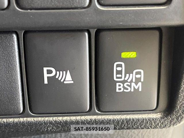 Lexus IS 2018-02 8849575-7