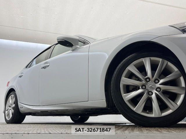 Lexus IS 2013-06 8849574-10