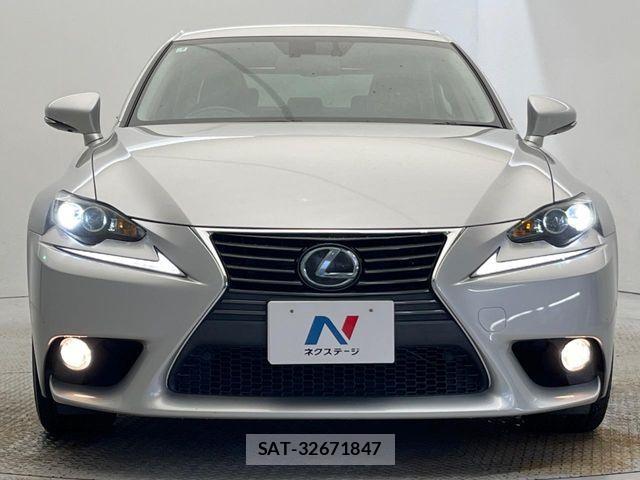Lexus IS 2013-06 8849574-14