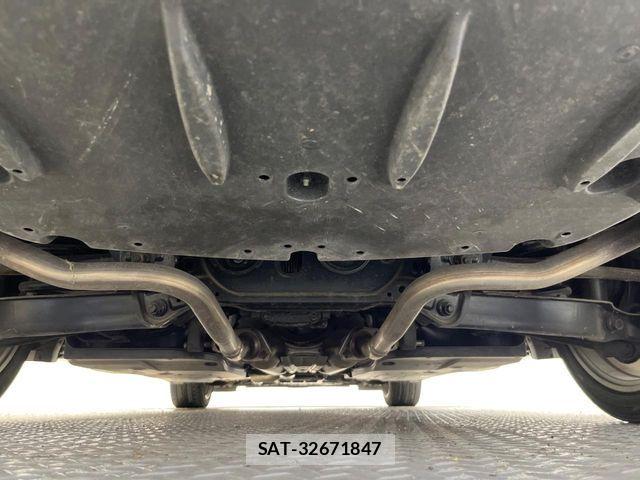 Lexus IS 2013-06 8849574-18