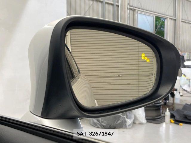 Lexus IS 2013-06 8849574-4