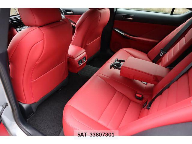 Lexus IS 2023-09 8849572-11