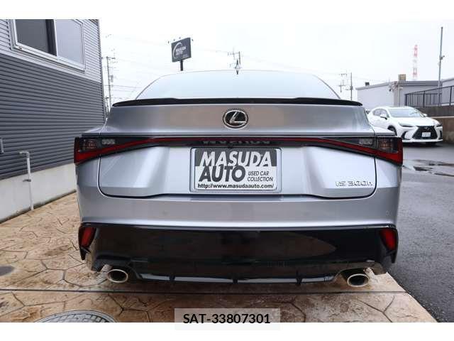 Lexus IS 2023-09 8849572-5