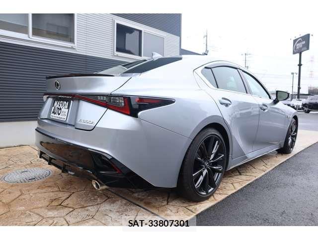 Lexus IS 2023-09 8849572-6
