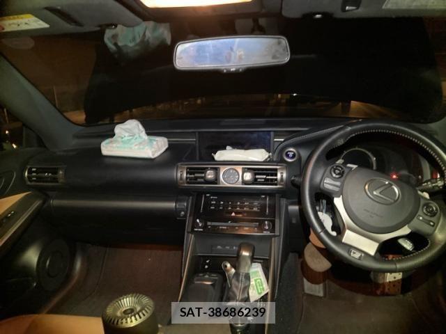 Lexus IS 2013-11 8848994-11