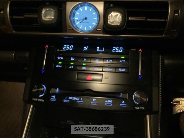 Lexus IS 2013-11 8848994-16