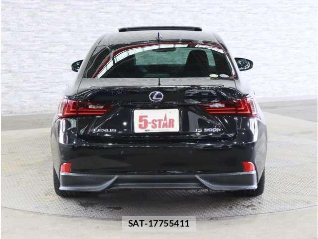 Lexus IS 2014-05 8849215-11
