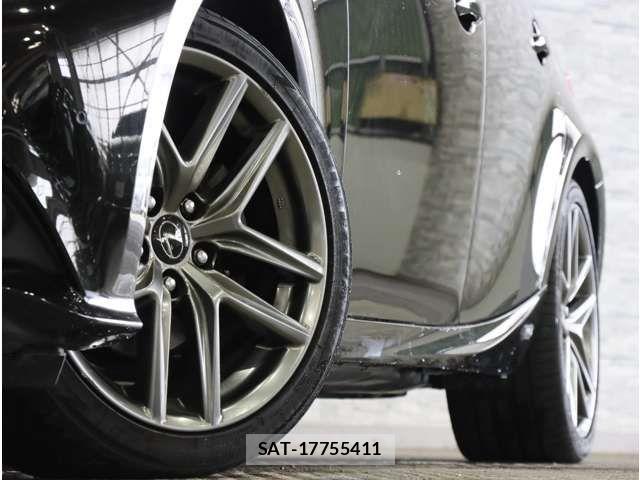 Lexus IS 2014-05 8849215-15