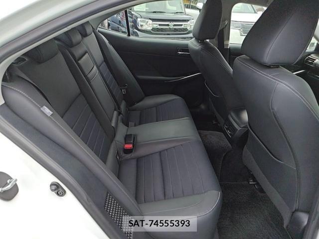 Lexus IS 2014-01 8871344-22