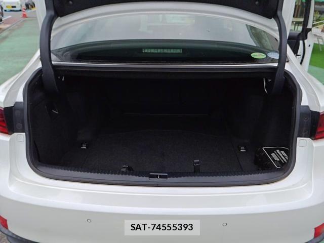 Lexus IS 2014-01 8871344-23