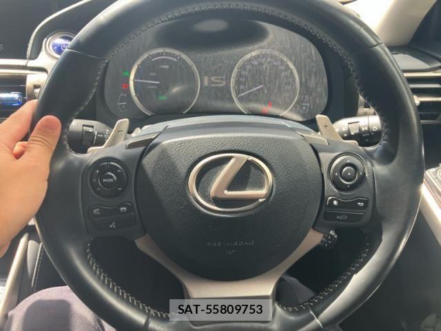 Lexus IS 2014-02 8871345-14