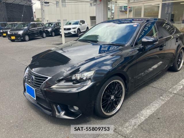 Lexus IS 2014-02 8871345-1