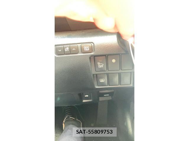 Lexus IS 2014-02 8871345-24