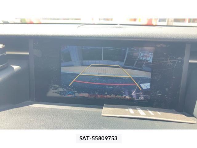 Lexus IS 2014-02 8871345-25