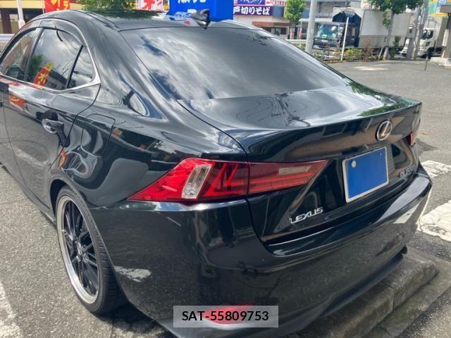 Lexus IS 2014-02 8871345-4