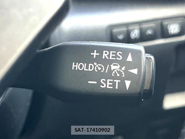 Lexus IS 2022-09 8871342-10