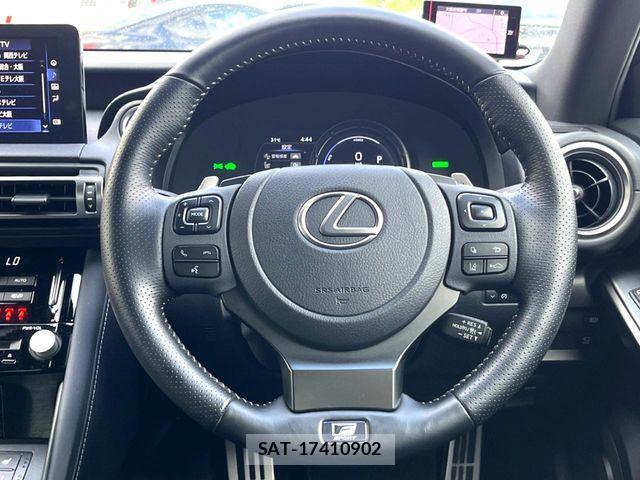 Lexus IS 2022-09 8871342-11