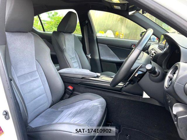 Lexus IS 2022-09 8871342-12