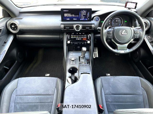 Lexus IS 2022-09 8871342-1
