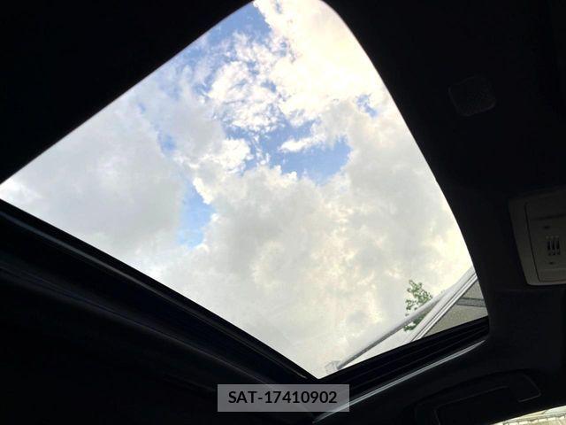 Lexus IS 2022-09 8871342-2