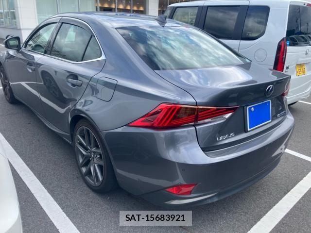 Lexus IS 2018-07 8880497-2