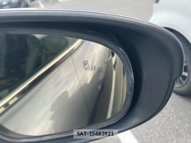 Lexus IS 2018-07 8880497-8