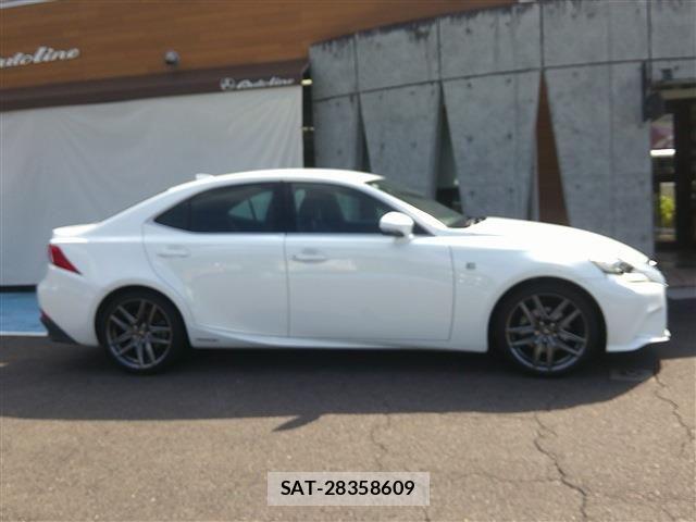 Lexus IS 2015-09 8880498-9