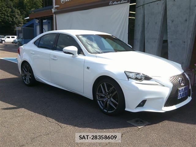 Lexus IS 2015-09 8880498-10