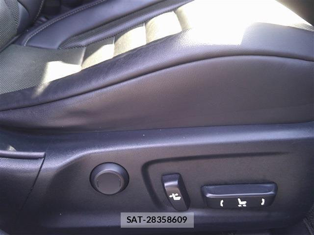Lexus IS 2015-09 8880498-13