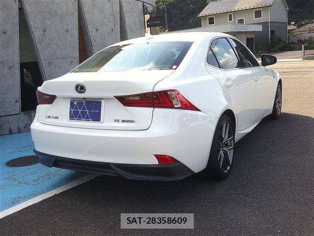 Lexus IS 2015-09 8880498-1