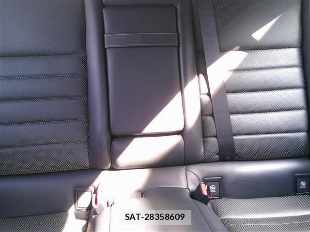 Lexus IS 2015-09 8880498-5