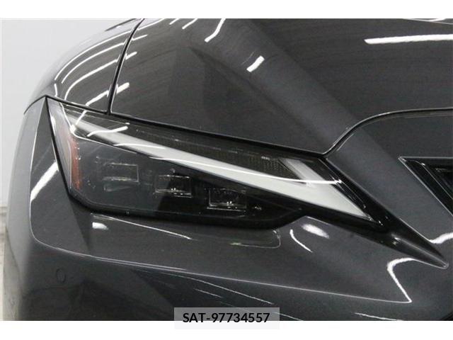 Lexus IS 2020-11 8880495-11