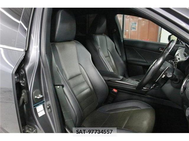 Lexus IS 2020-11 8880495-24