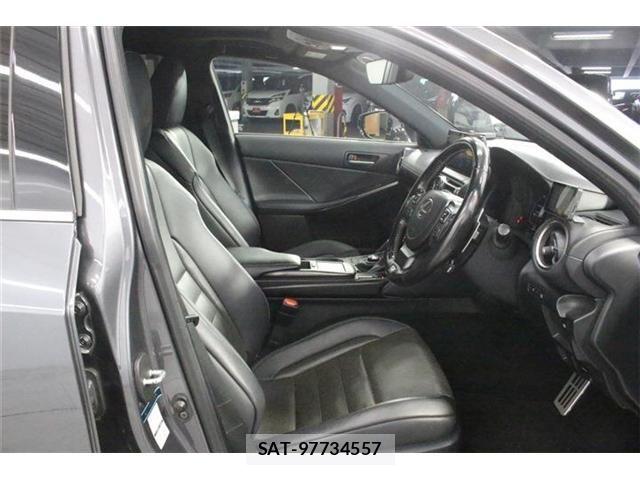 Lexus IS 2020-11 8880495-26