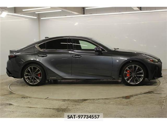 Lexus IS 2020-11 8880495-3