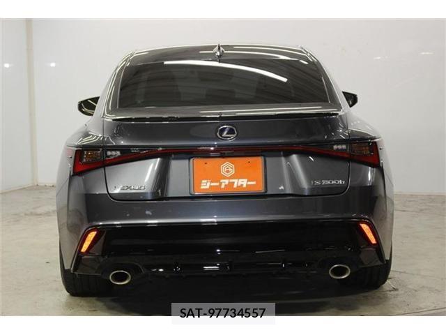 Lexus IS 2020-11 8880495-5
