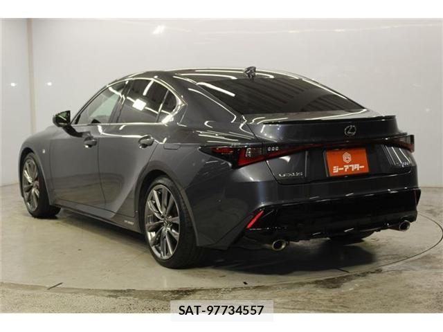 Lexus IS 2020-11 8880495-6